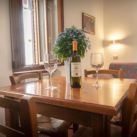 Apartment City Center - Happy Spello
